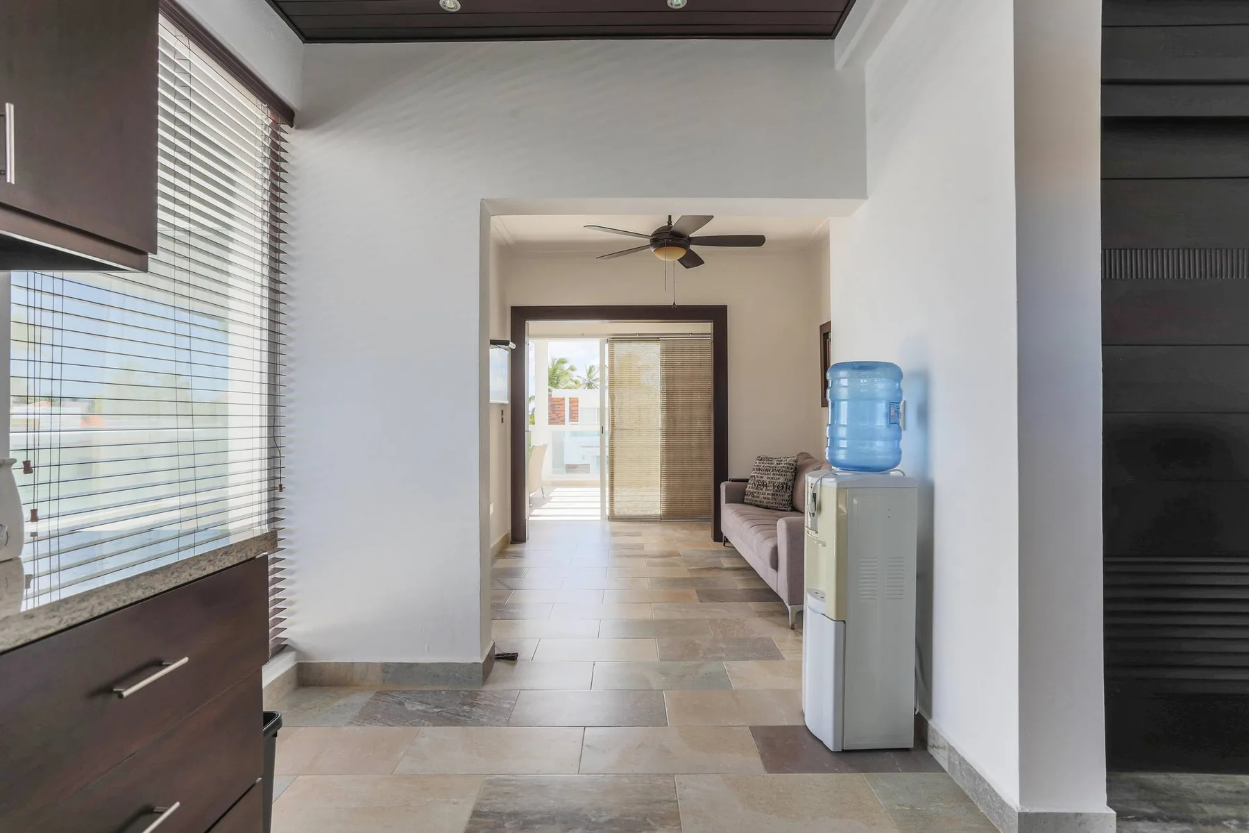 Costa Hermosa C302_200Mbps_Pool_BBQ_Walk to the Beach