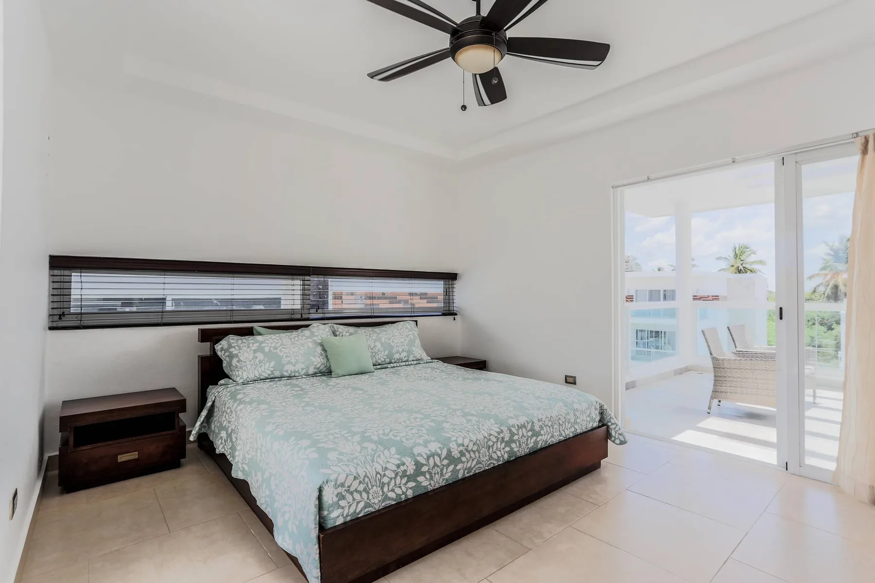 Costa Hermosa C302_200Mbps_Pool_BBQ_Walk to the Beach
