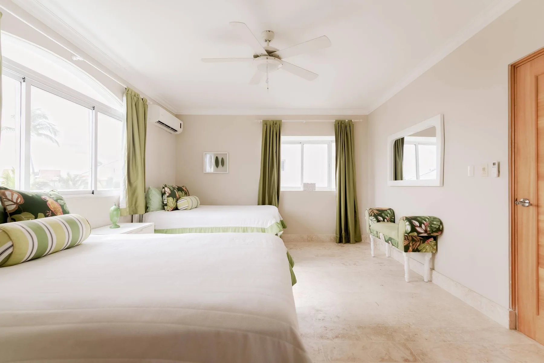 Beach Residency B6_200Mbps_RoofDeck w/Oceanview_Pool
