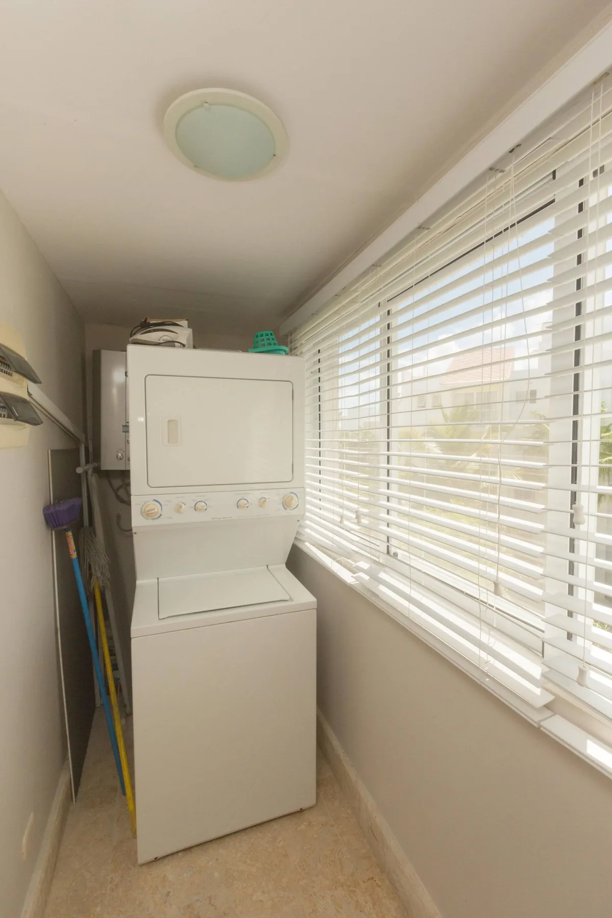 Beach Residency B6_200Mbps_RoofDeck w/Oceanview_Pool
