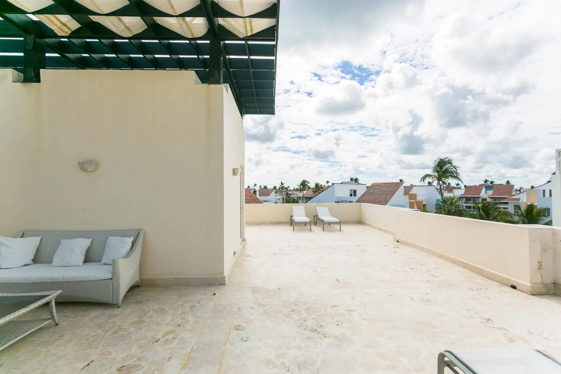 Beach Residency B6LO_200Mbps_RoofTop w/Oceanview_Pool
