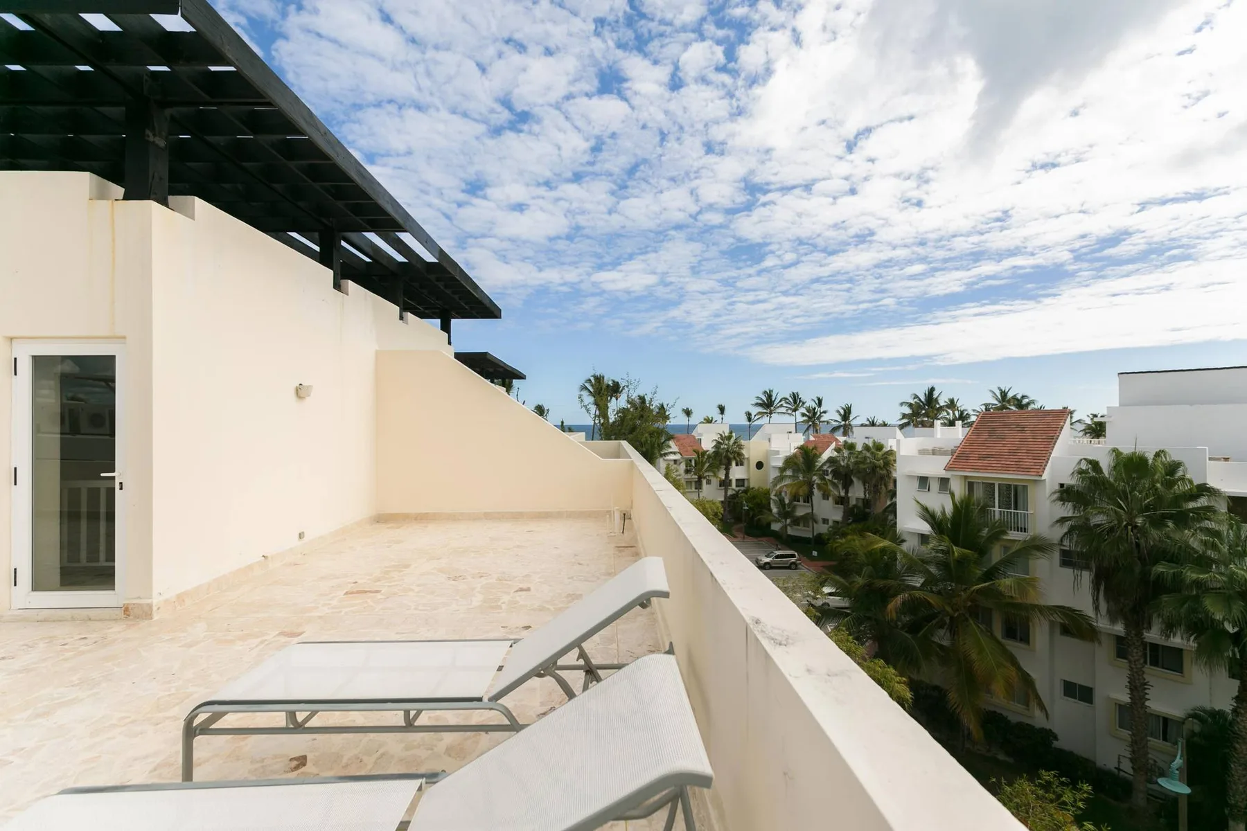 Beach Residency B6LO_200Mbps_RoofTop w/Oceanview_Pool