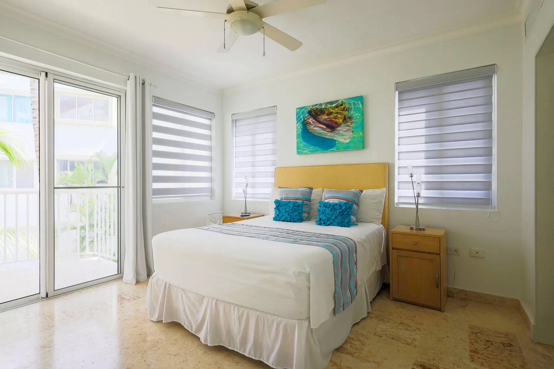 Playa Turquesa I201 LO_200 Mbps_Private Beach Access_BBQ