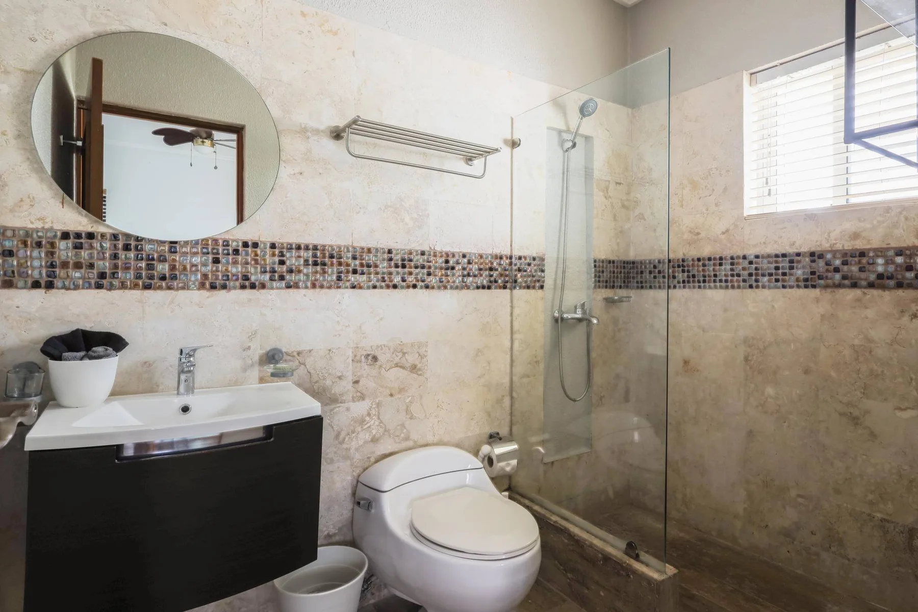 Corte Sea D302_200Mbps_Private RoofDeck_Walk2Beach