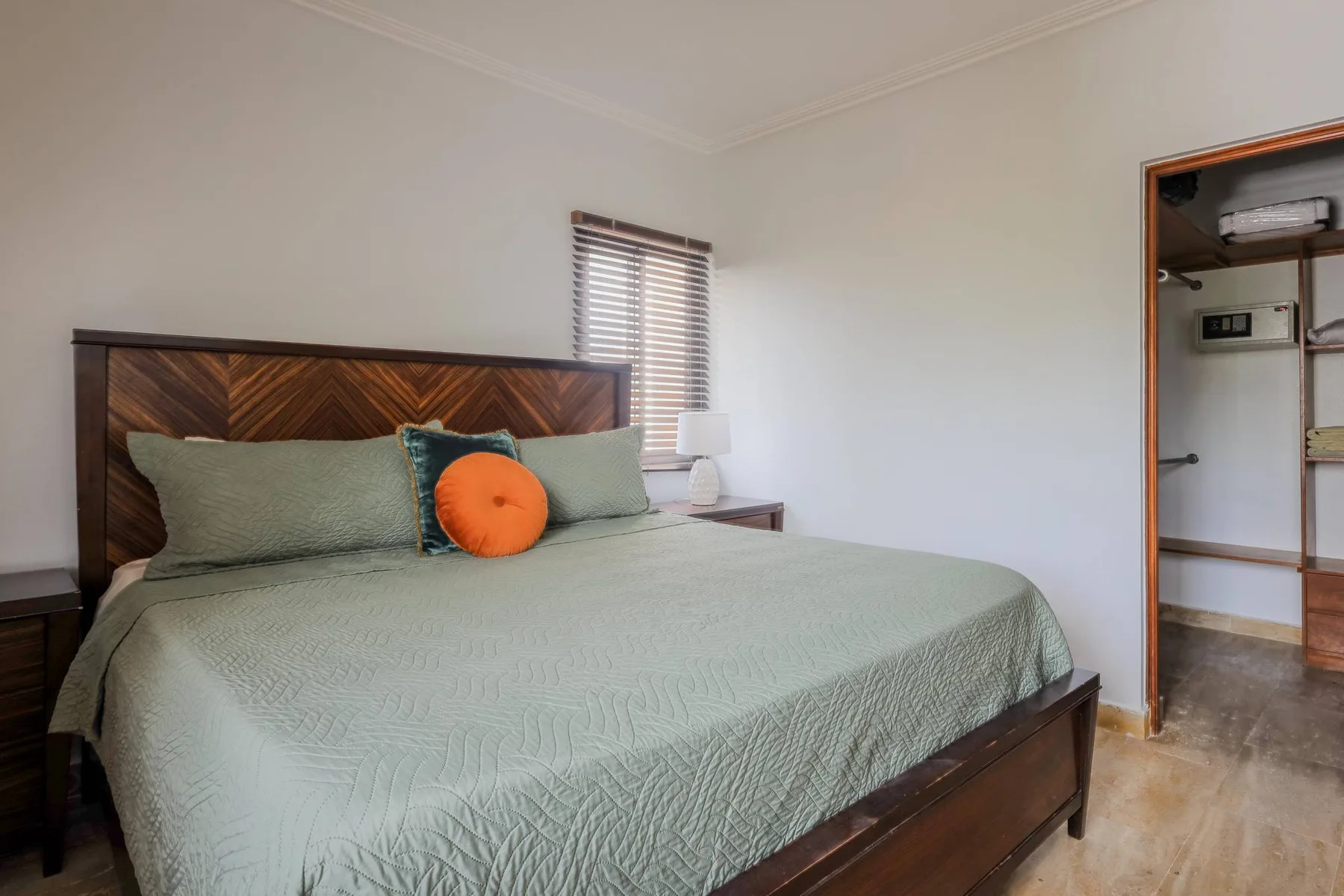 Corte Sea D302_200Mbps_Private RoofDeck_Walk2Beach