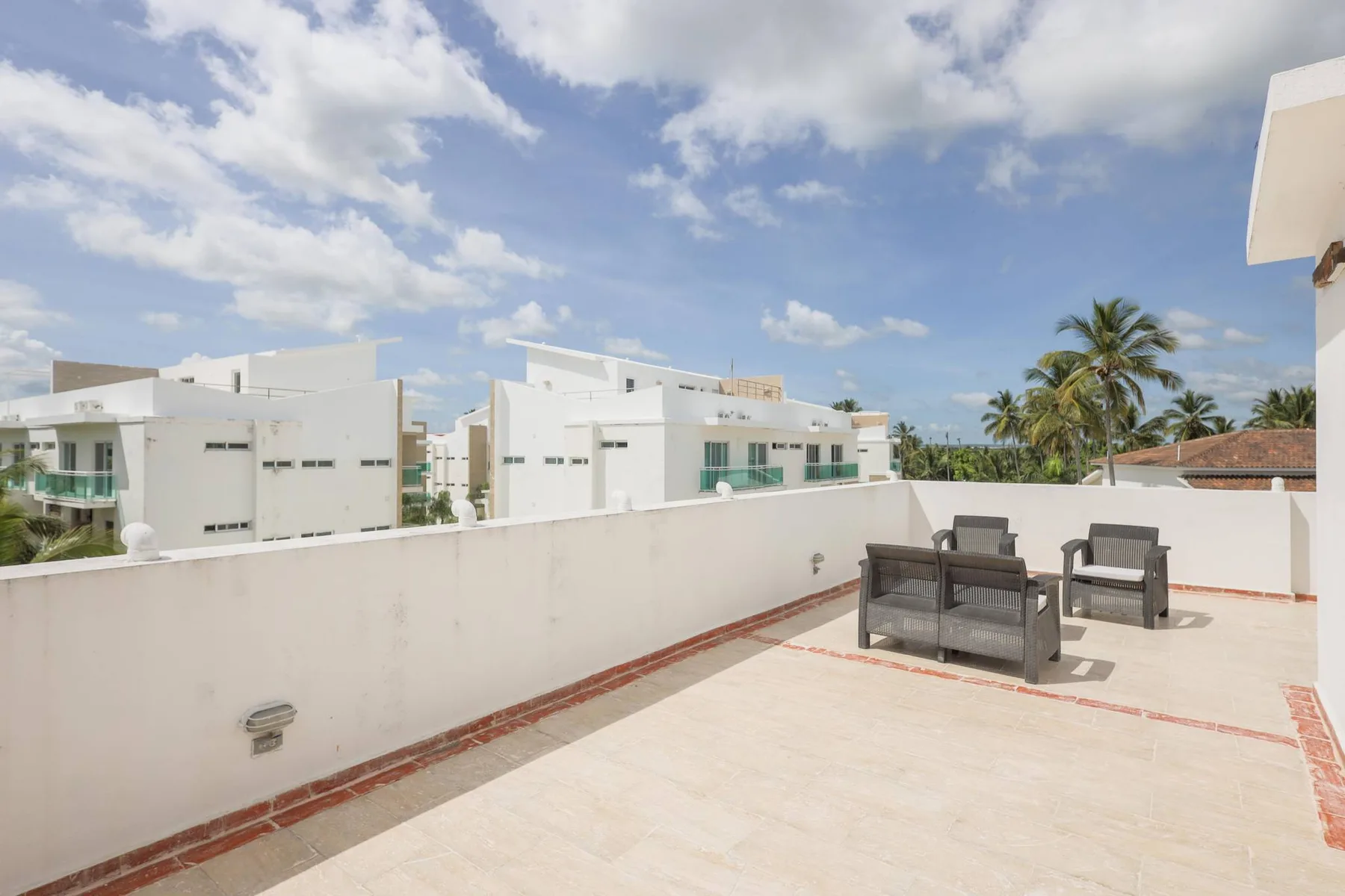 Corte Sea D302_200Mbps_Private RoofDeck_Walk2Beach