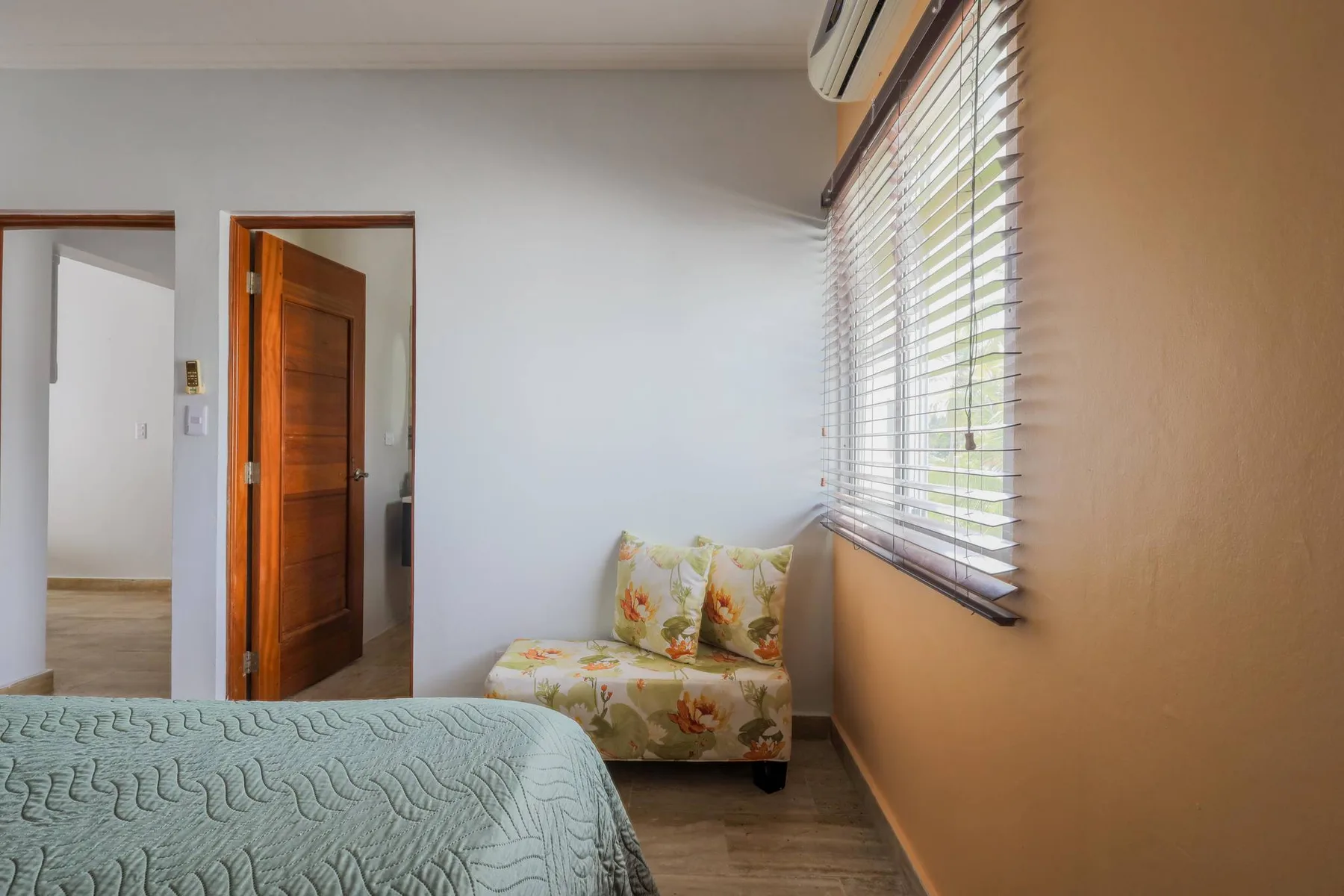 Corte Sea D302_200Mbps_Private RoofDeck_Walk2Beach