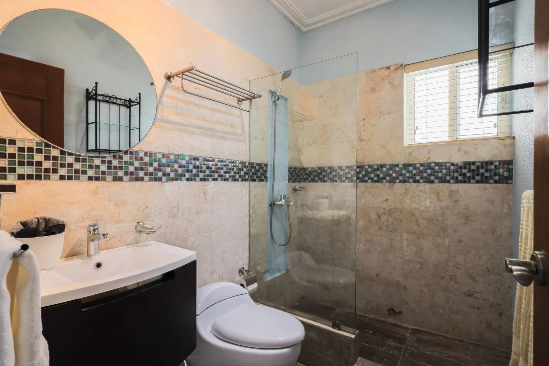 Corte Sea D302_200Mbps_Private RoofDeck_Walk2Beach