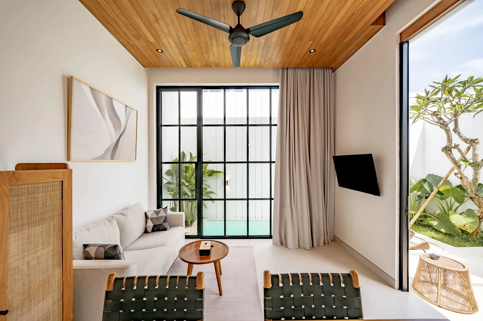 Villa Sunny Day Suites