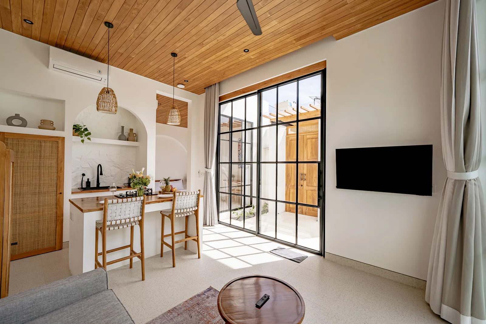 Villa Sunny Day Suites