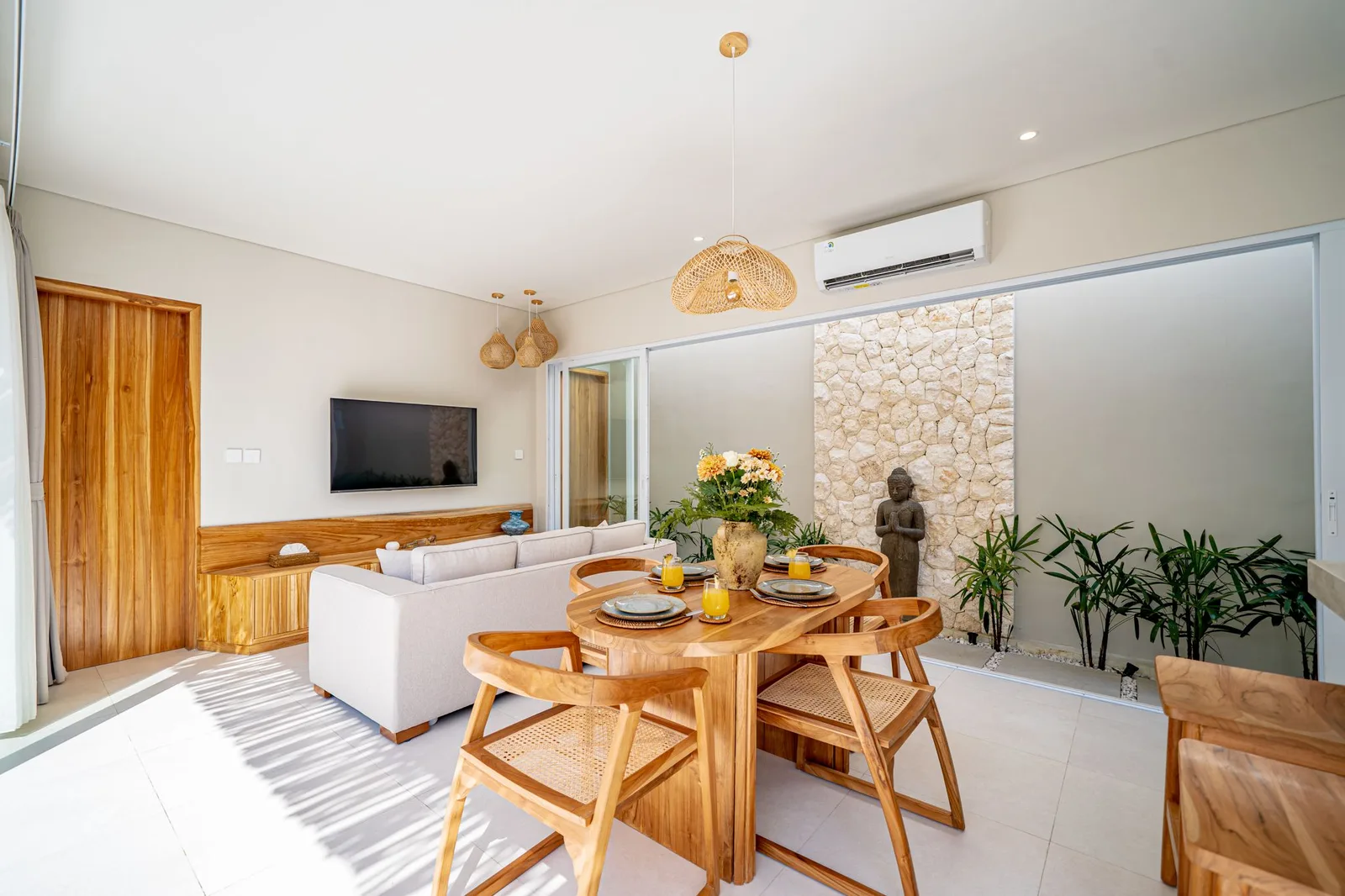 Rocha Villa Uluwatu