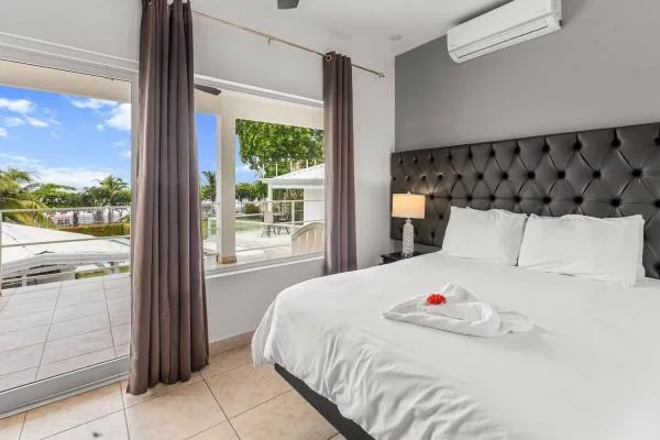 Casa Blanca Beachfront Estate