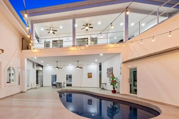 Casa Blanca Beachfront Estate