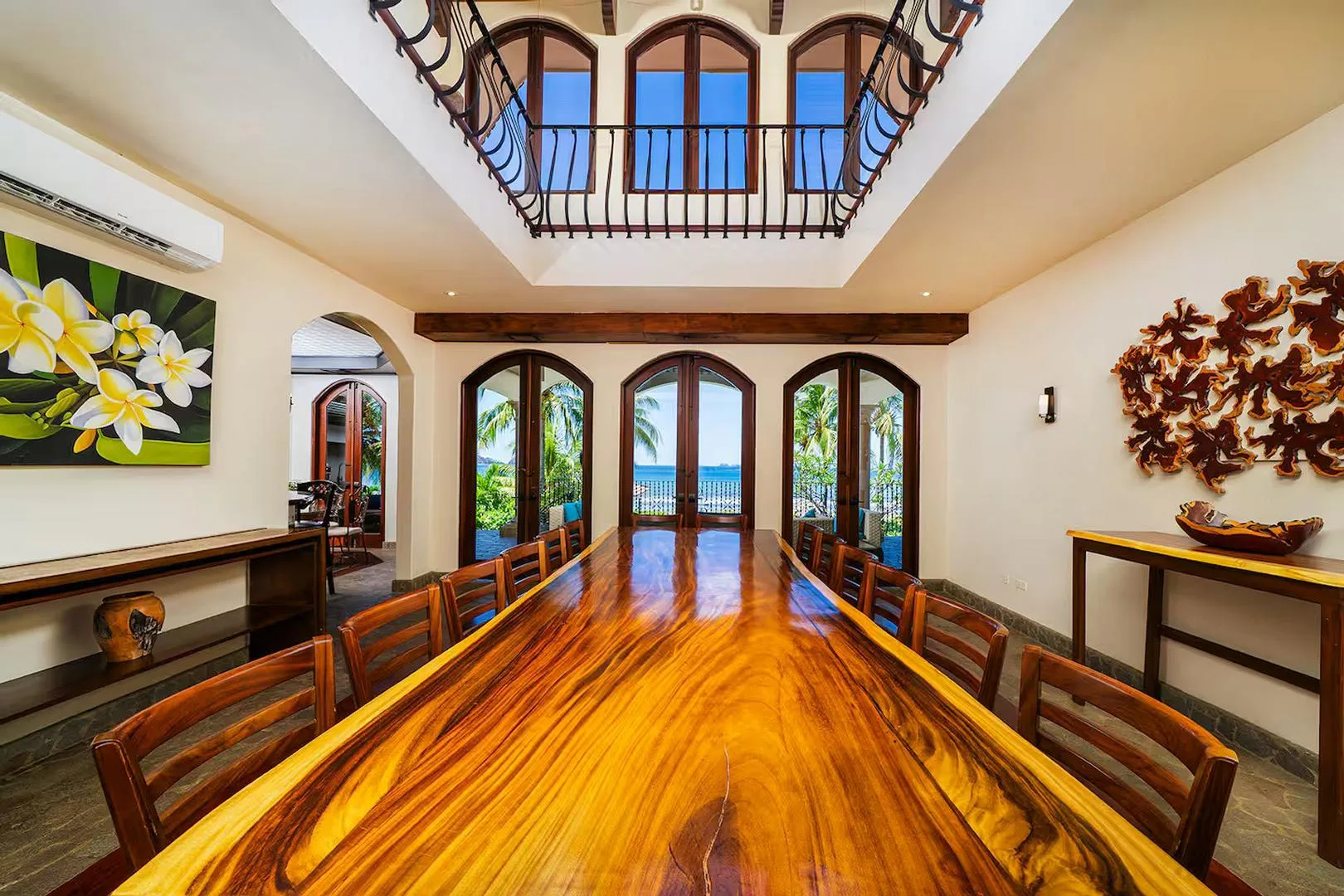 FL-01 — Beachfront Villa with Chef Service
