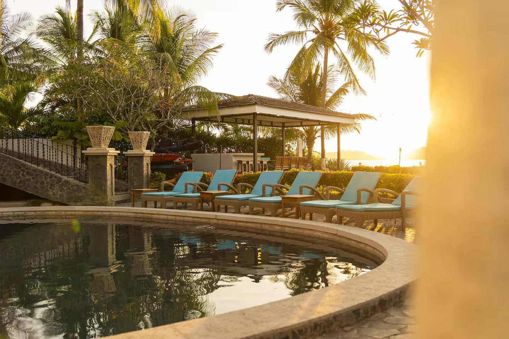 FL-01 — Beachfront Villa with Chef Service