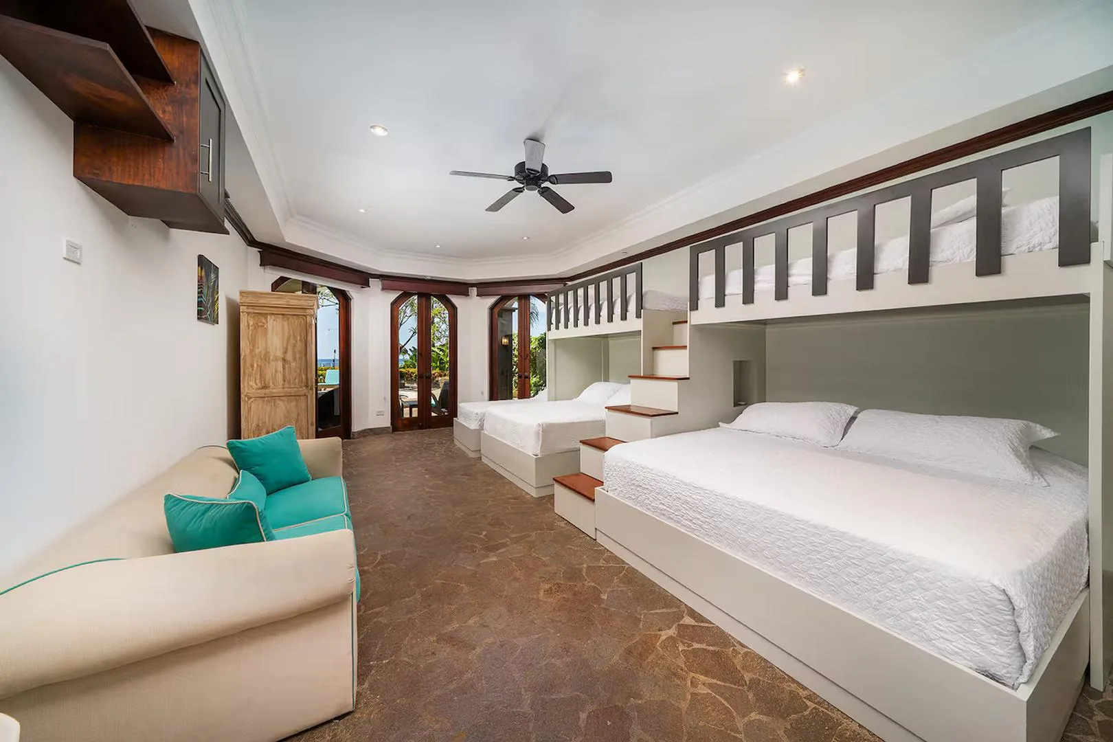 FL-01 — Beachfront Villa with Chef Service