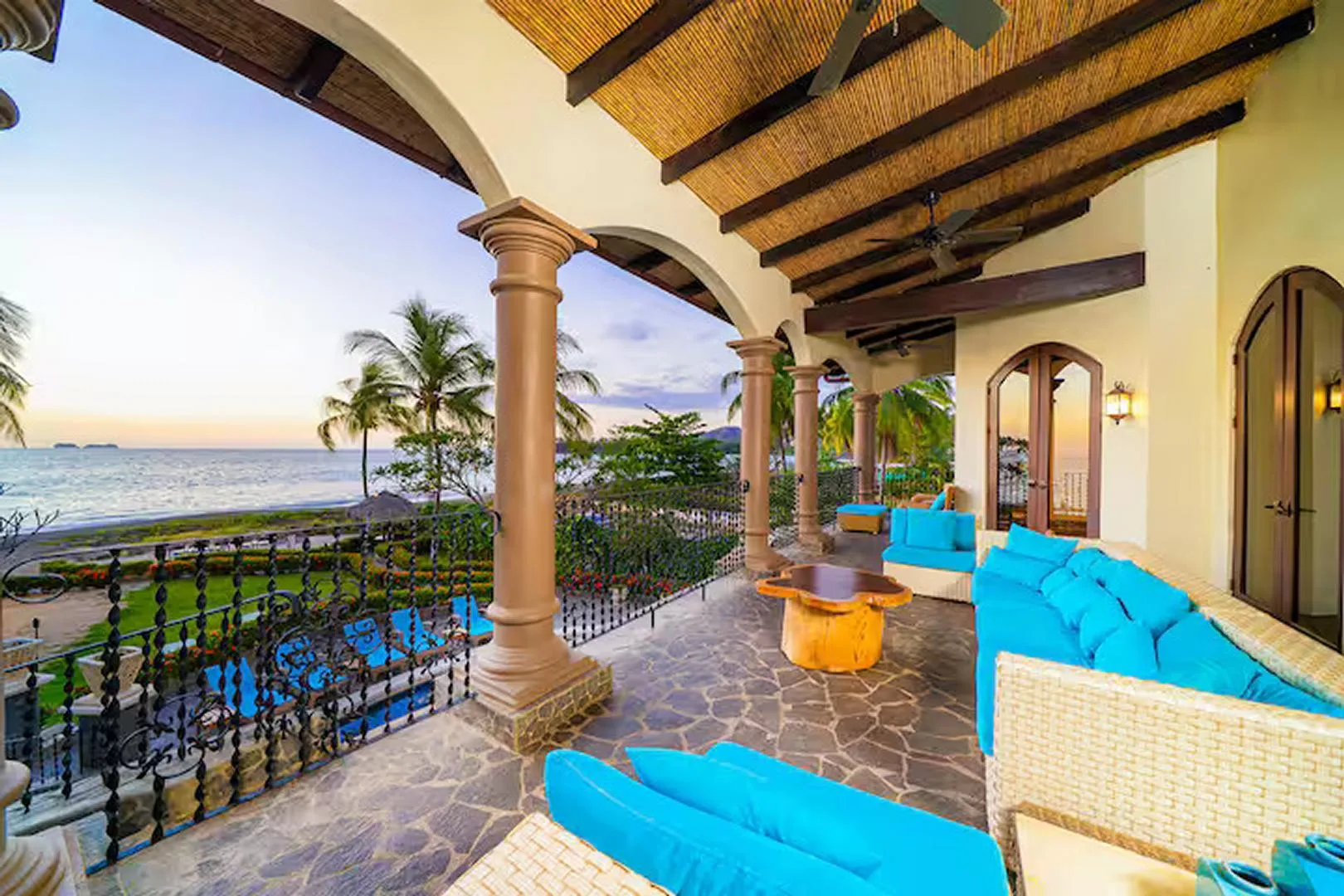 FL-01 — Beachfront Villa with Chef Service