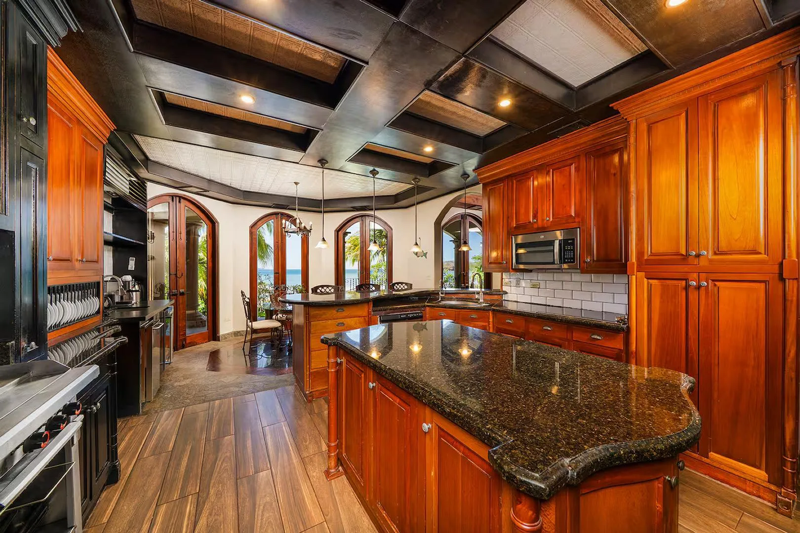 FL-01 — Beachfront Villa with Chef Service