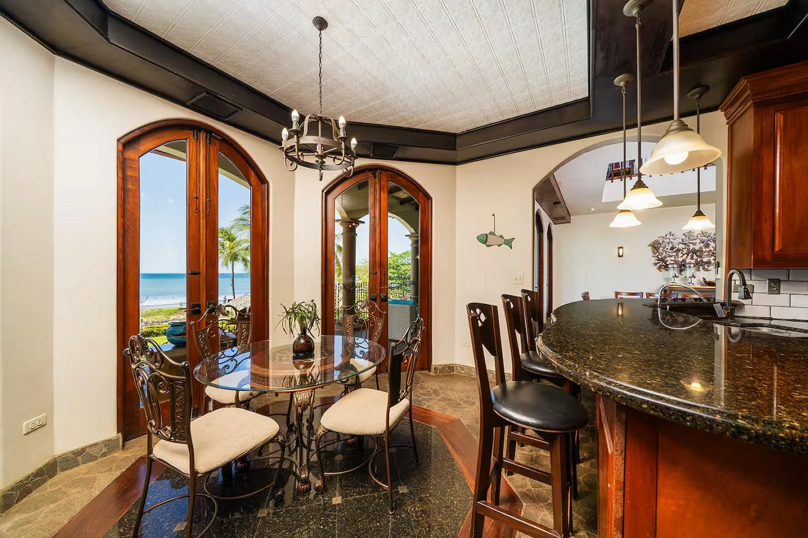 FL-01 — Beachfront Villa with Chef Service