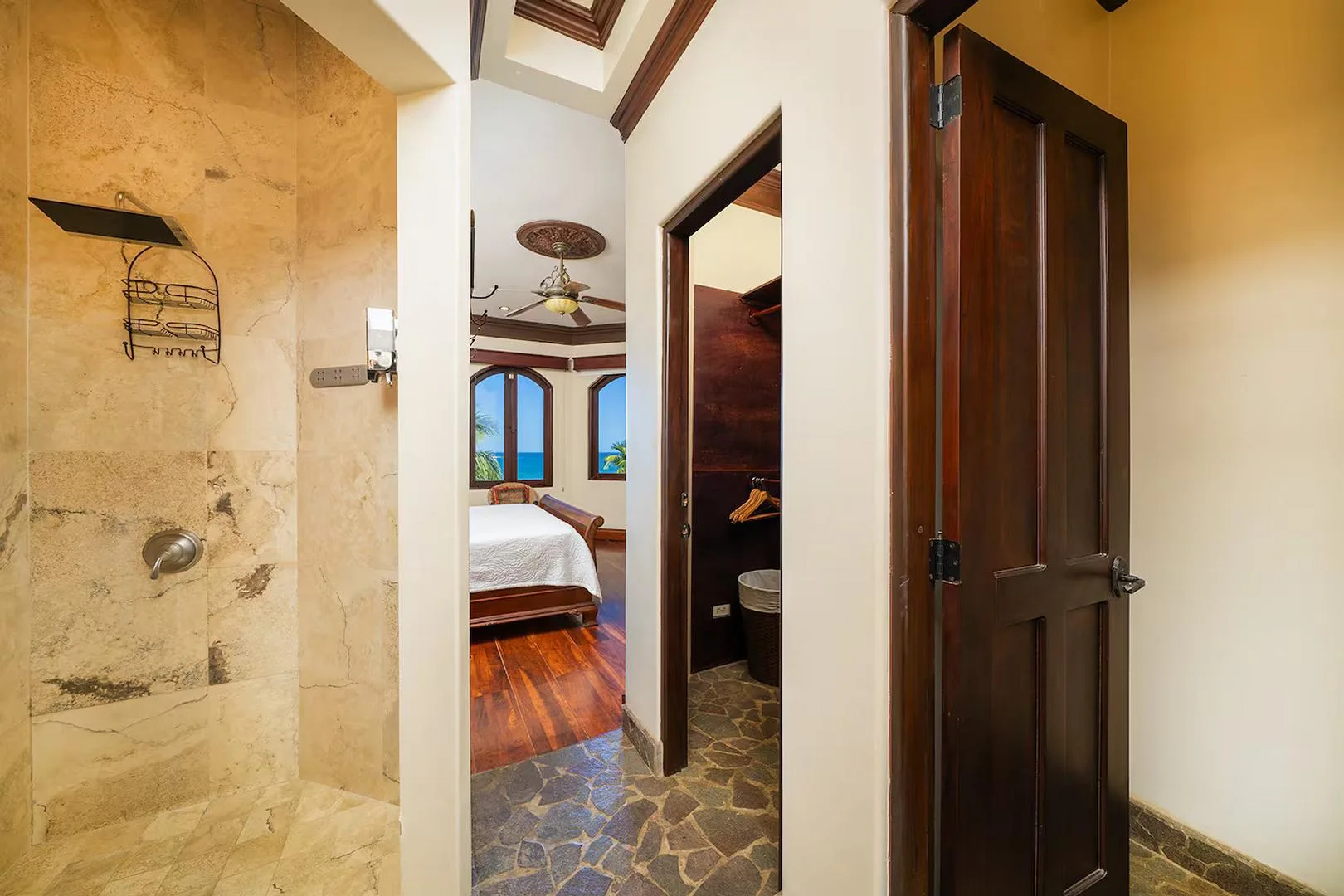 FL-01 — Beachfront Villa with Chef Service