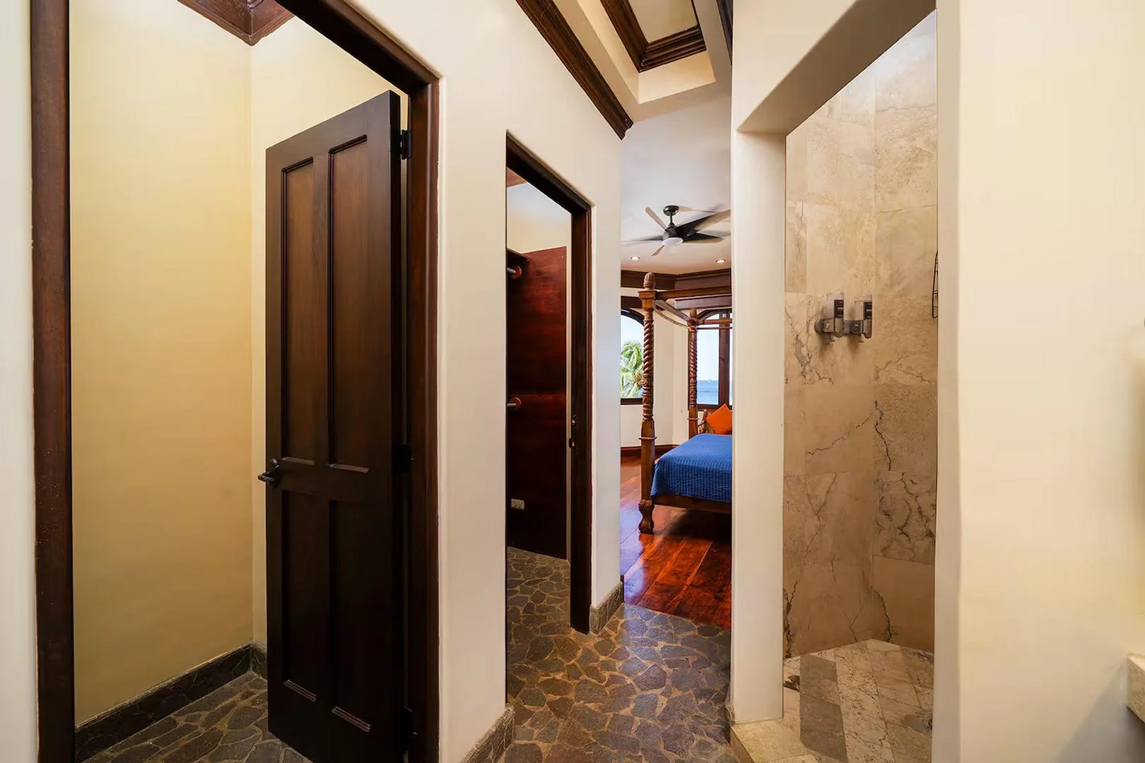 FL-01 — Beachfront Villa with Chef Service