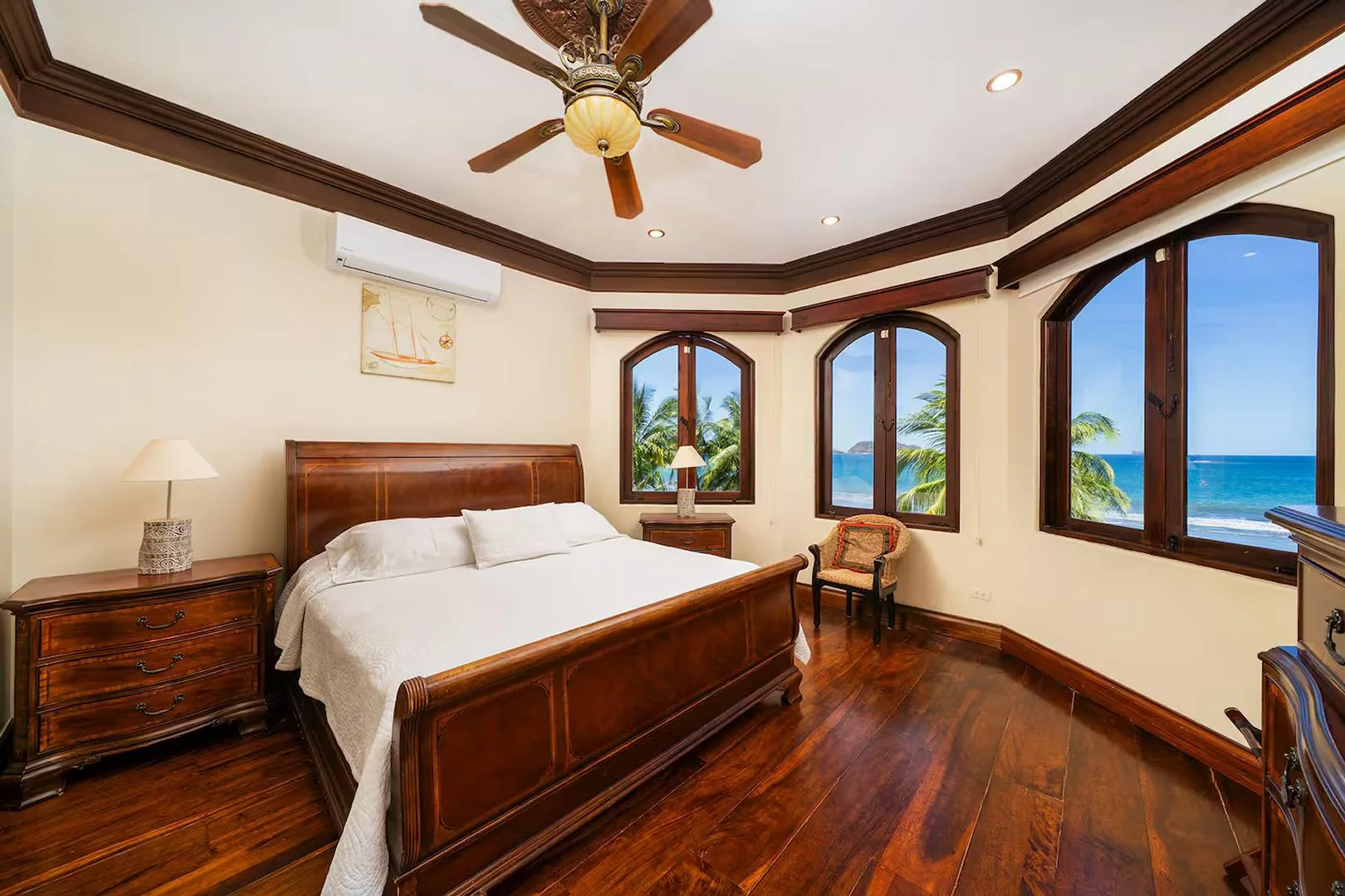 FL-01 — Beachfront Villa with Chef Service