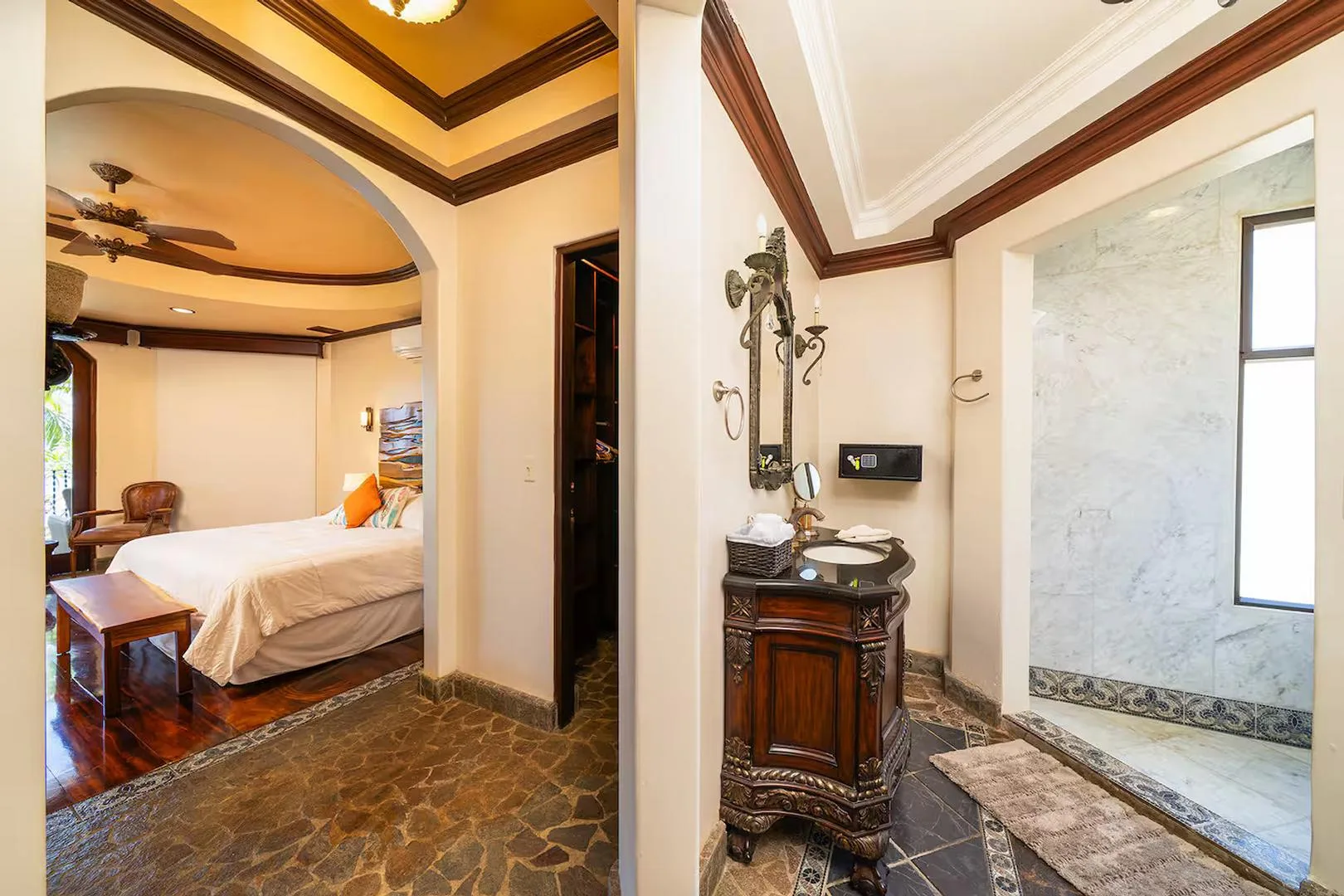 FL-01 — Beachfront Villa with Chef Service