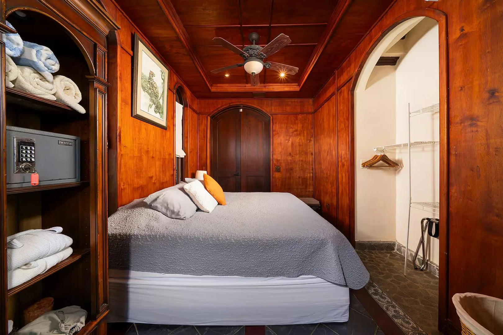 FL-01 — Beachfront Villa with Chef Service
