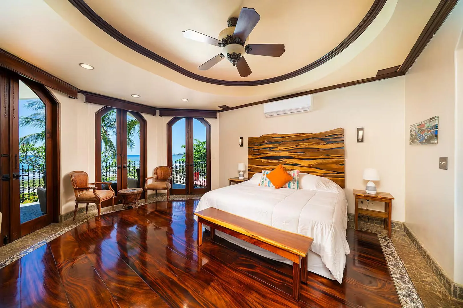 FL-01 — Beachfront Villa with Chef Service