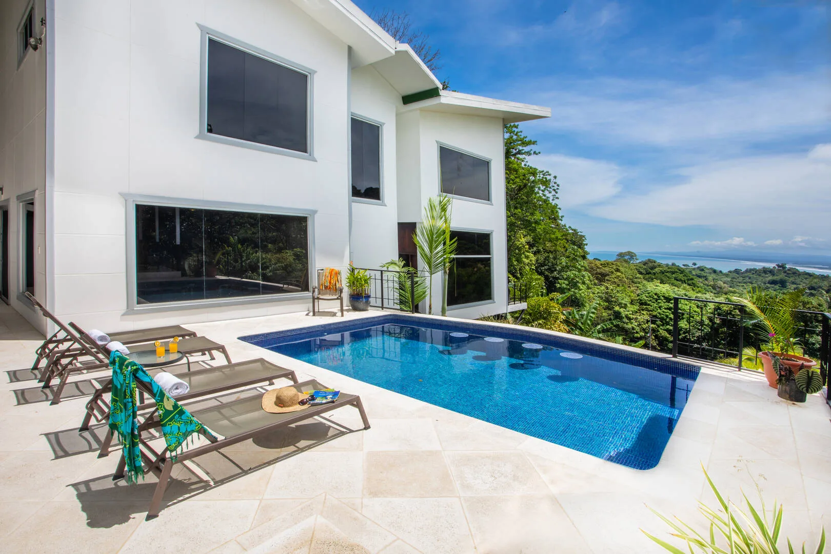 MA-10 — Sunset View Villa in Manuel Antonio with Private Guest House & Pool