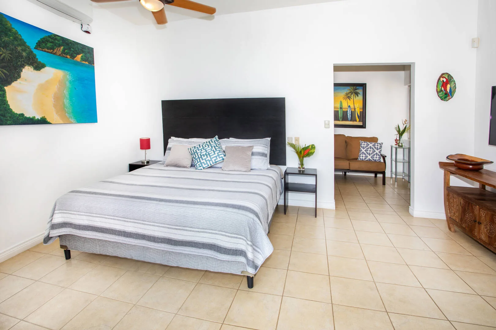 MA-10 — Sunset View Villa in Manuel Antonio with Private Guest House & Pool