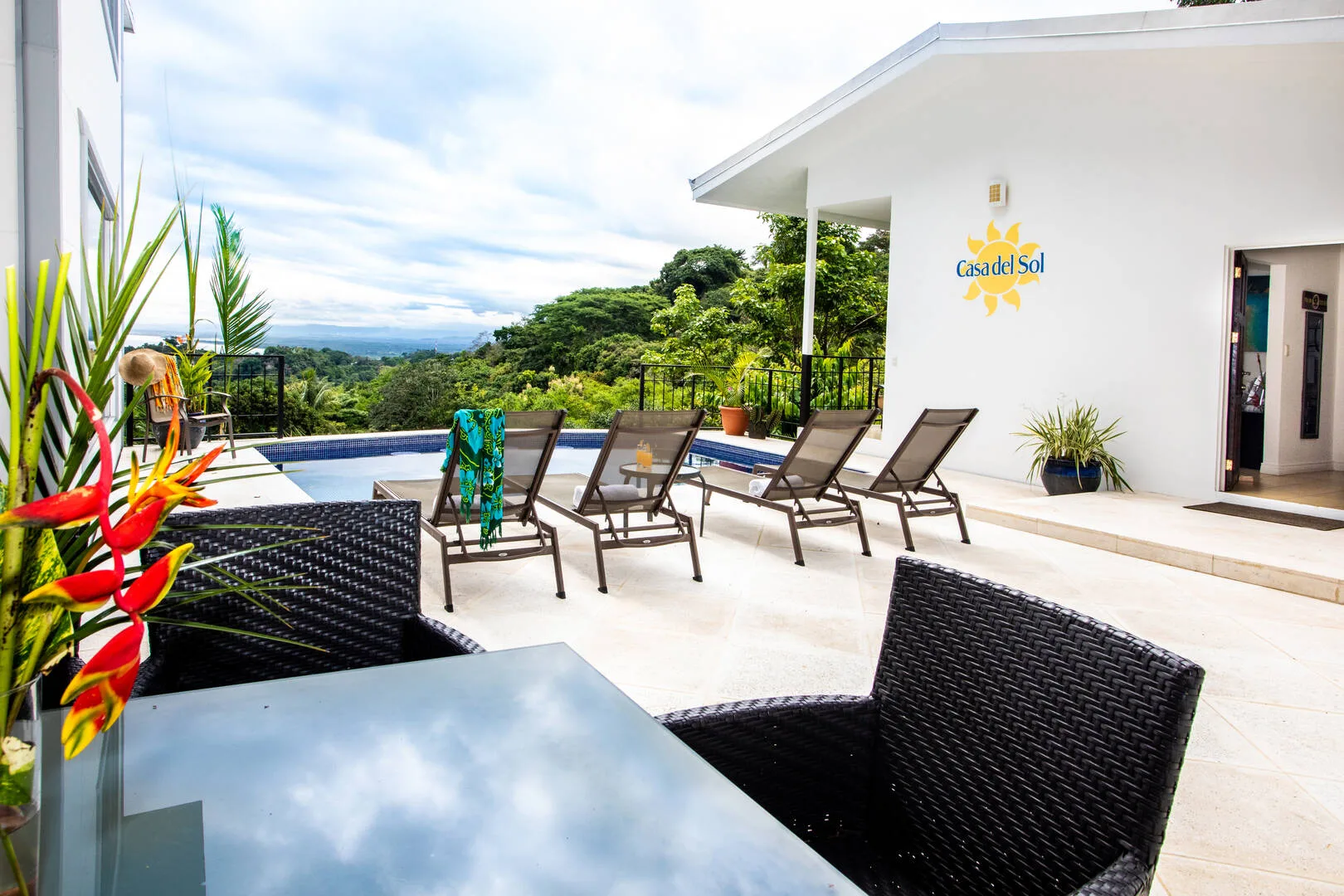 MA-10 — Sunset View Villa in Manuel Antonio with Private Guest House & Pool