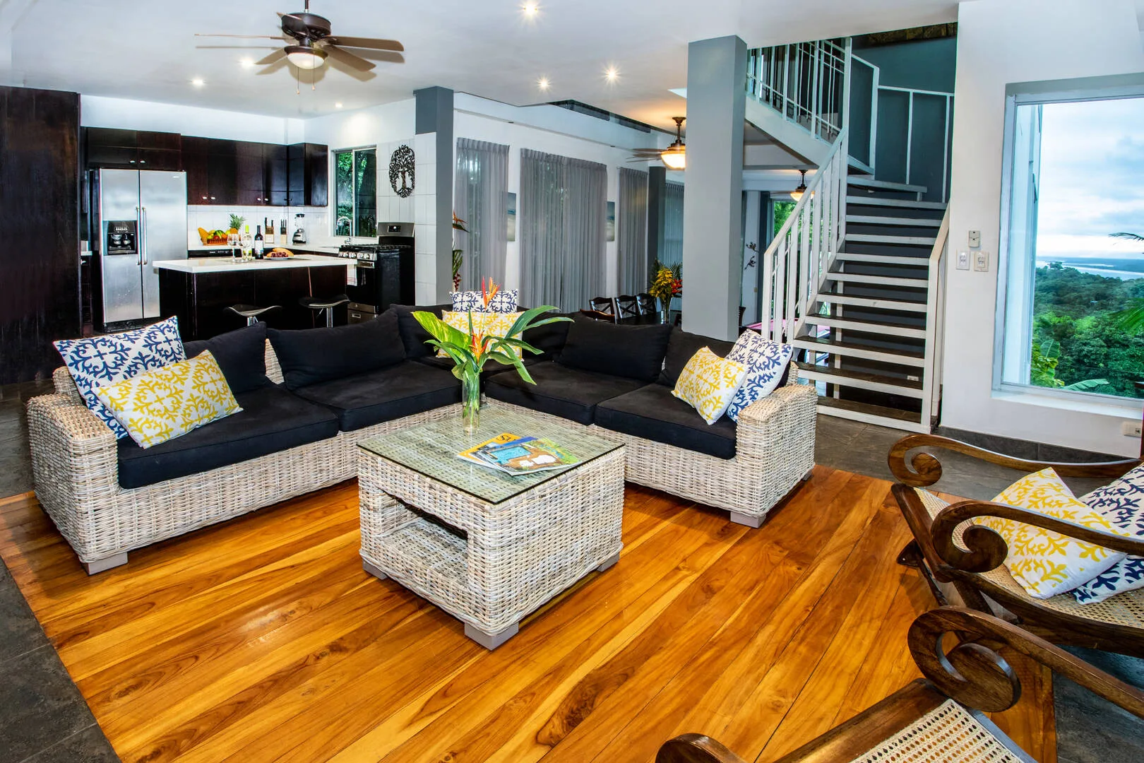 MA-10 — Sunset View Villa in Manuel Antonio with Private Guest House & Pool