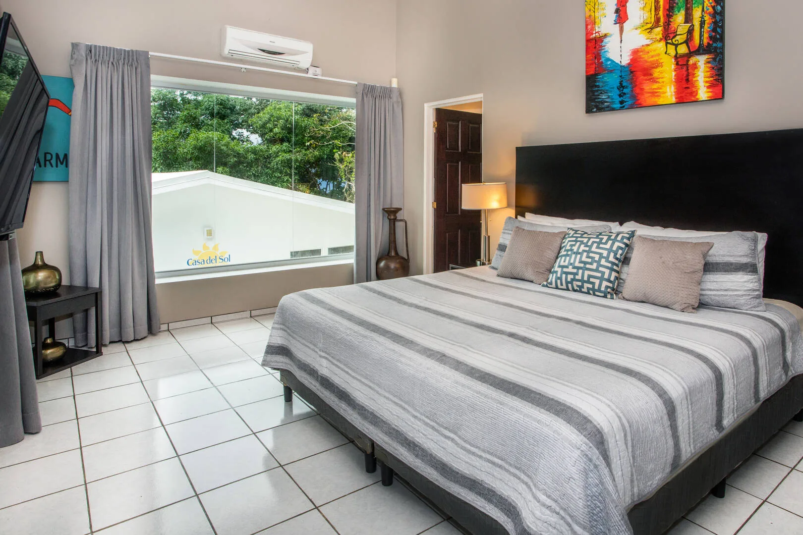 MA-10 — Sunset View Villa in Manuel Antonio with Private Guest House & Pool