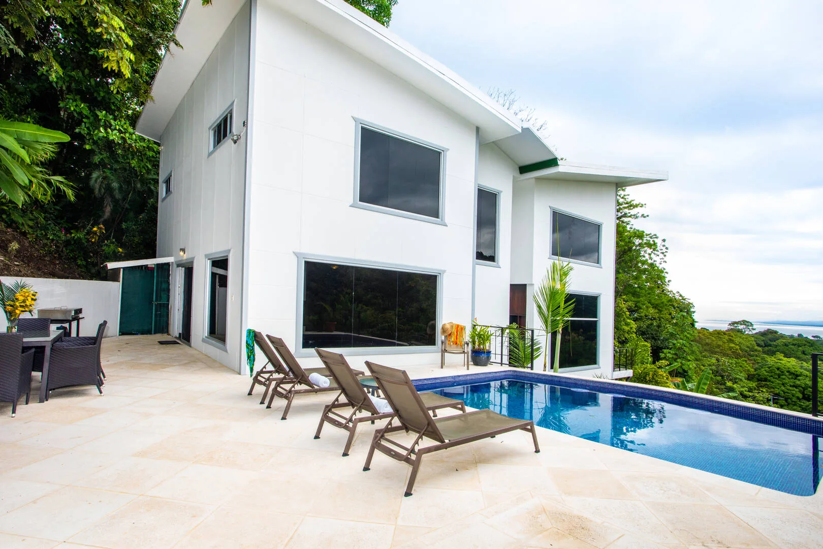 MA-10 — Sunset View Villa in Manuel Antonio with Private Guest House & Pool