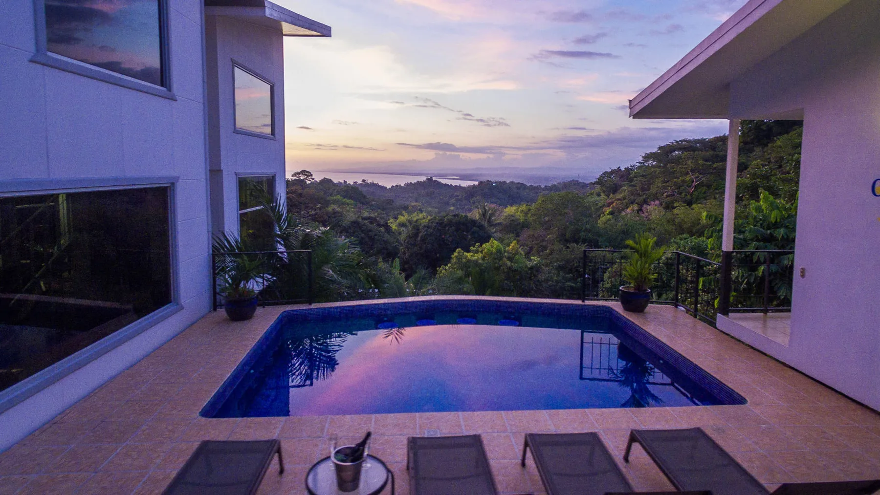 MA-10 — Sunset View Villa in Manuel Antonio with Private Guest House & Pool