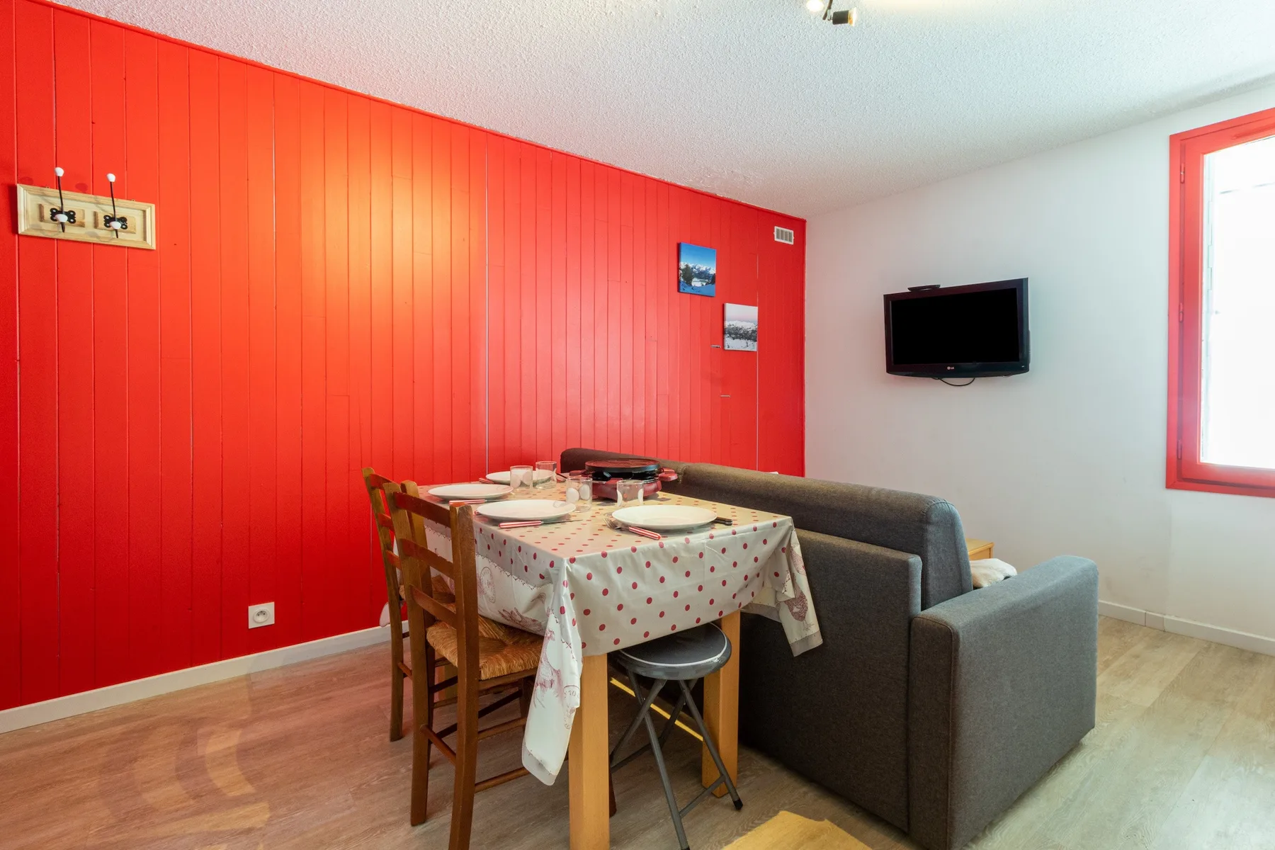 Apartment for 6, 280 m from the slopes