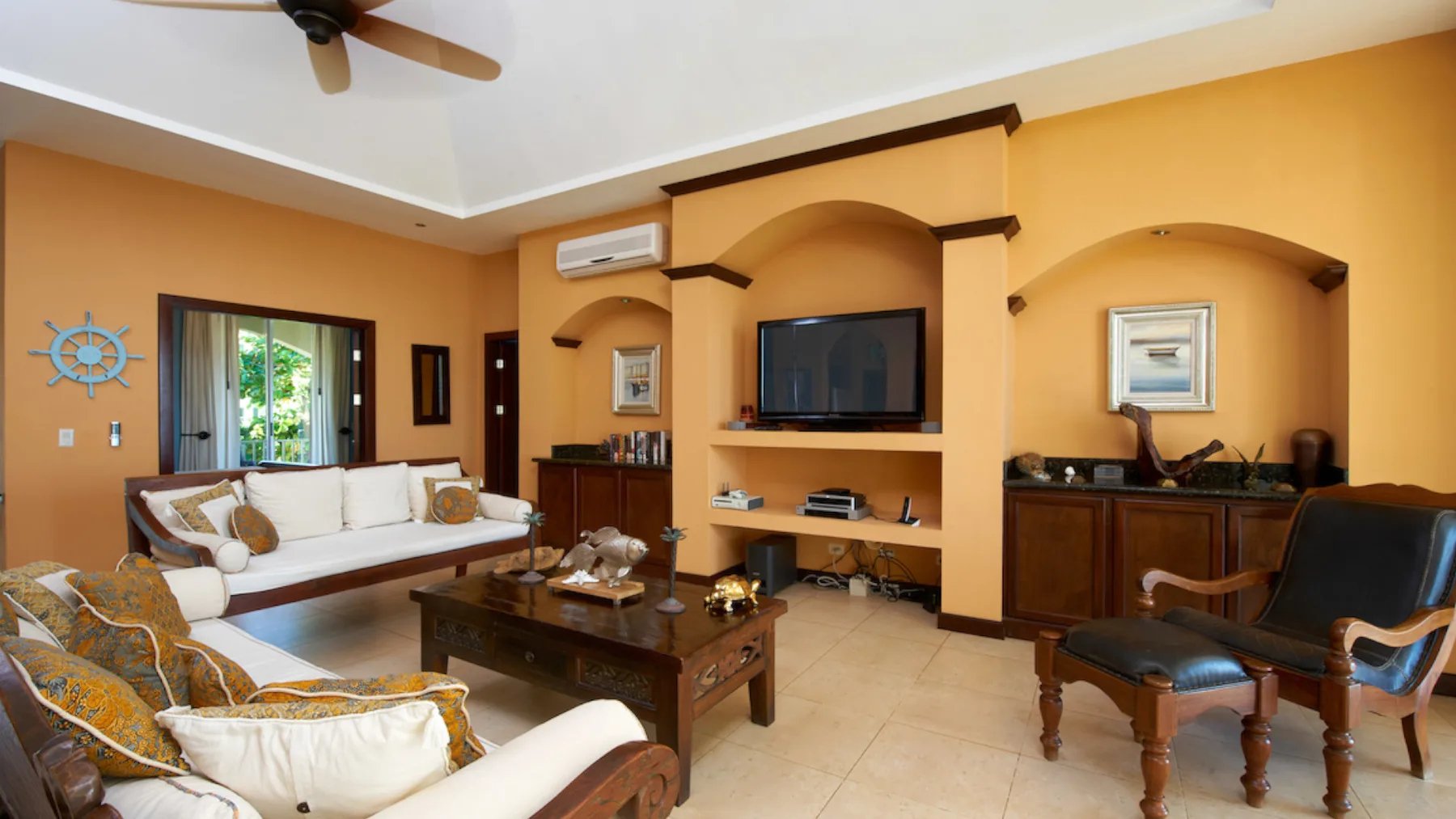 FL-46 — Casa Royal