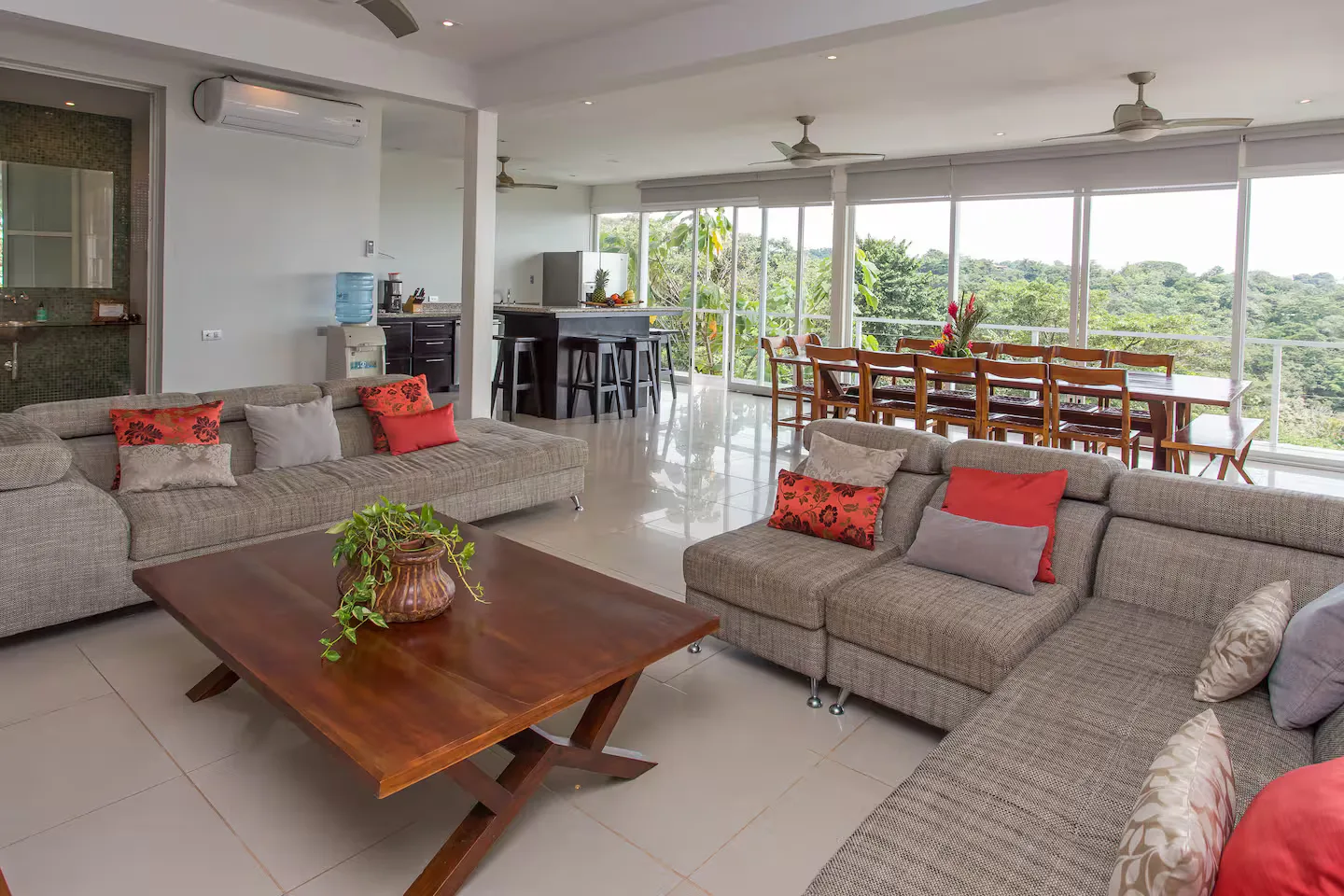MA-25 — Ocean View Family Villa