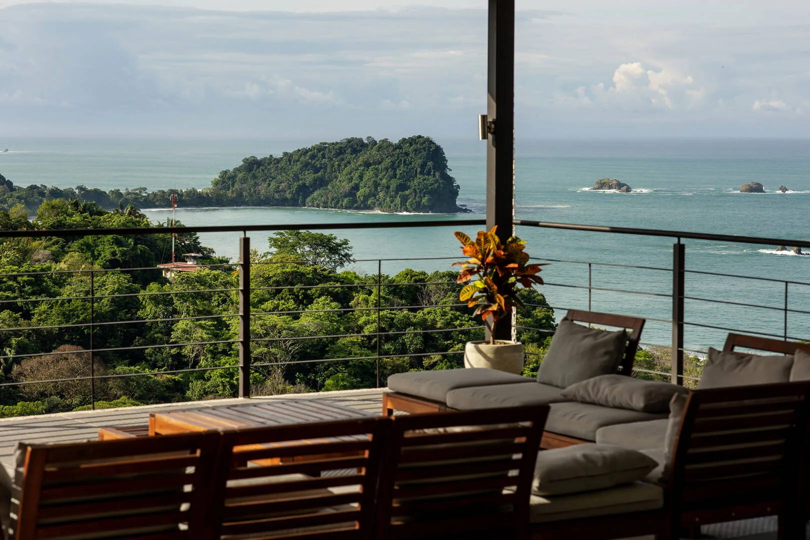 MA-25 — Ocean View Family Villa