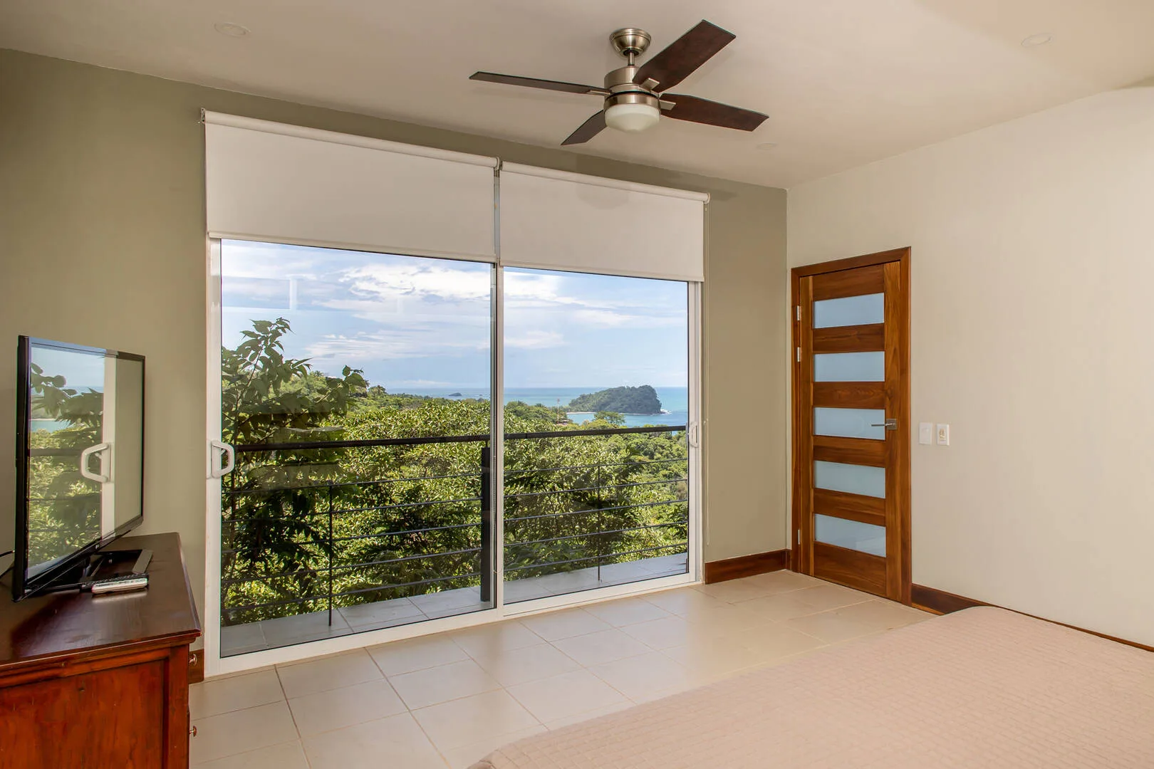 MA-25 — Ocean View Family Villa