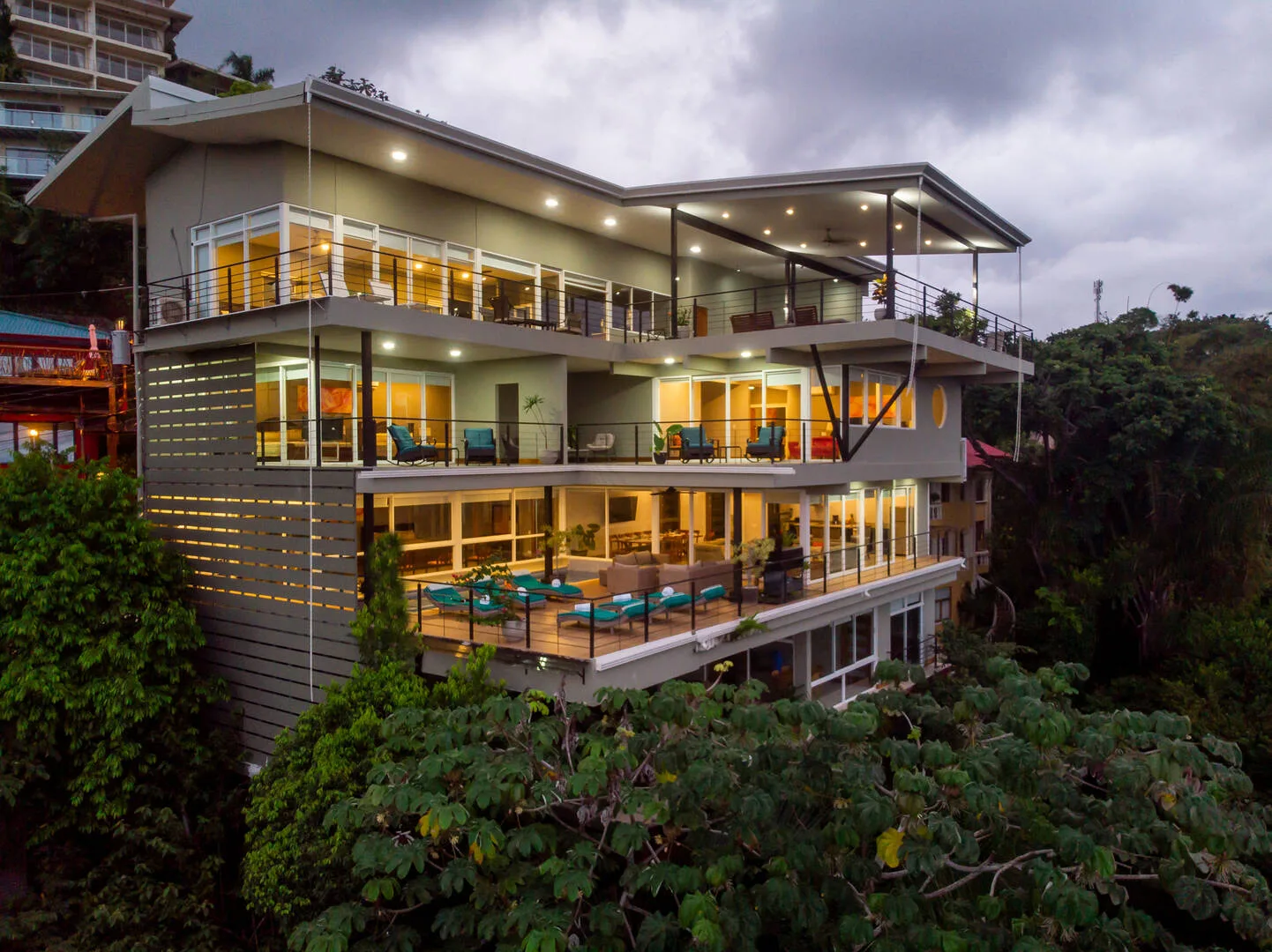 MA-25 — Ocean View Family Villa