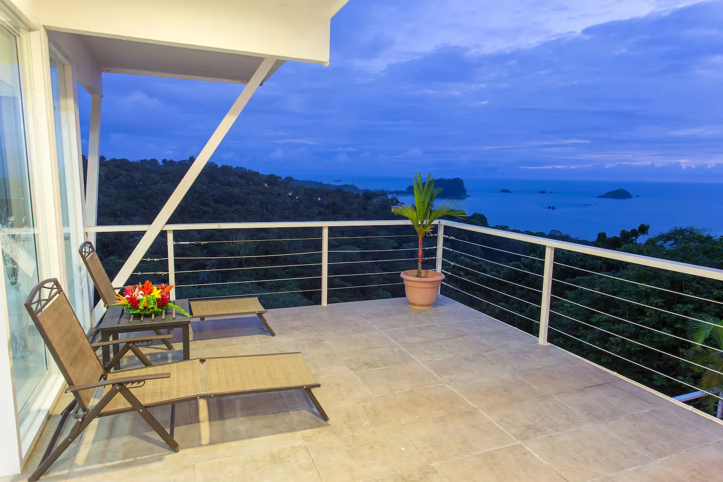 MA-25 — Ocean View Family Villa
