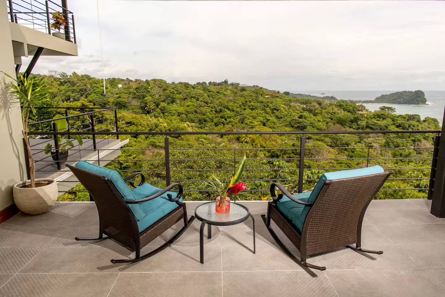 MA-25 — Ocean View Family Villa