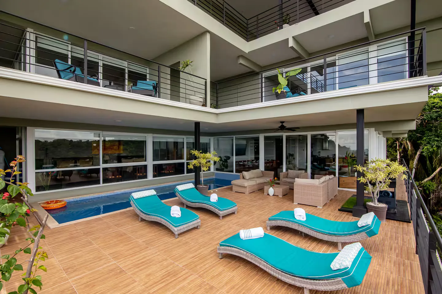 MA-25 — Ocean View Family Villa