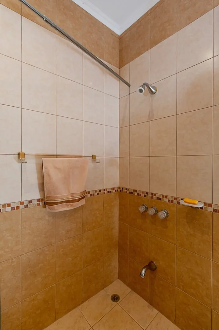 TA-05 — Tamarindo Penthouse Villa