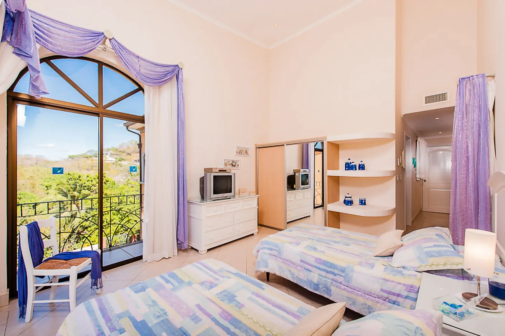 TA-05 — Tamarindo Penthouse Villa