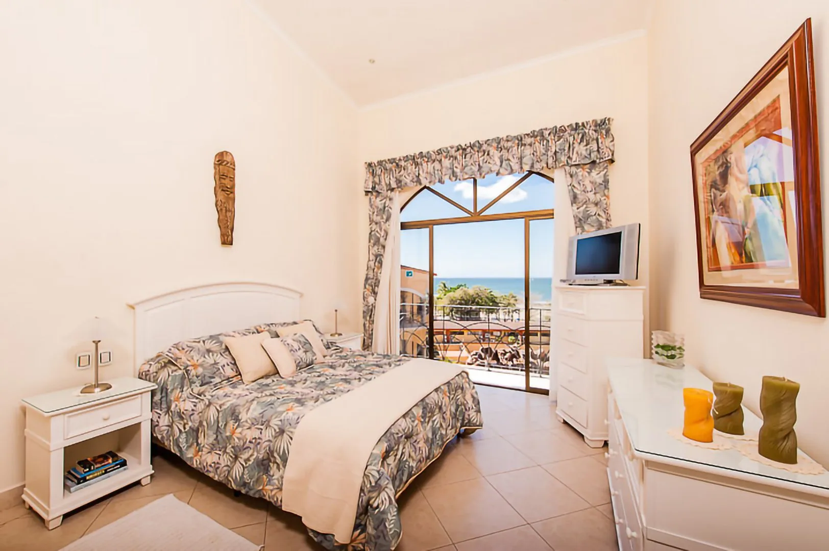 TA-05 — Tamarindo Penthouse Villa