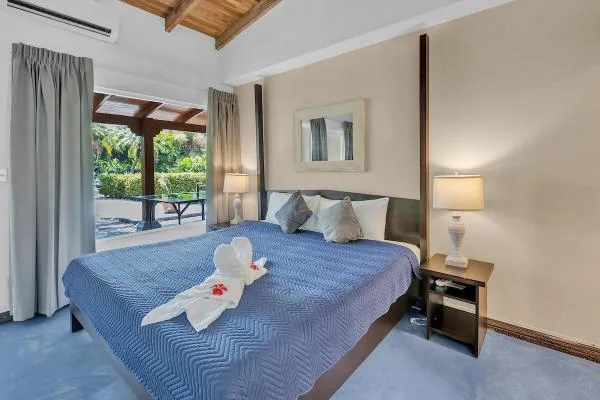 Casa Cortes Beachfront Villa