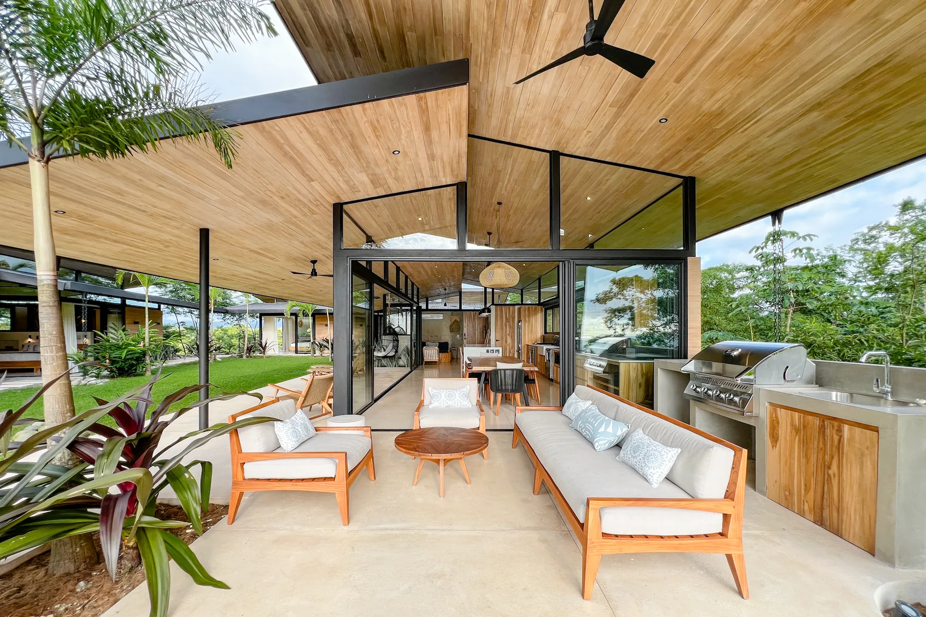 Villa Paloma, Santa Teresa